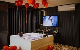 Quala Hotels & Lounge
